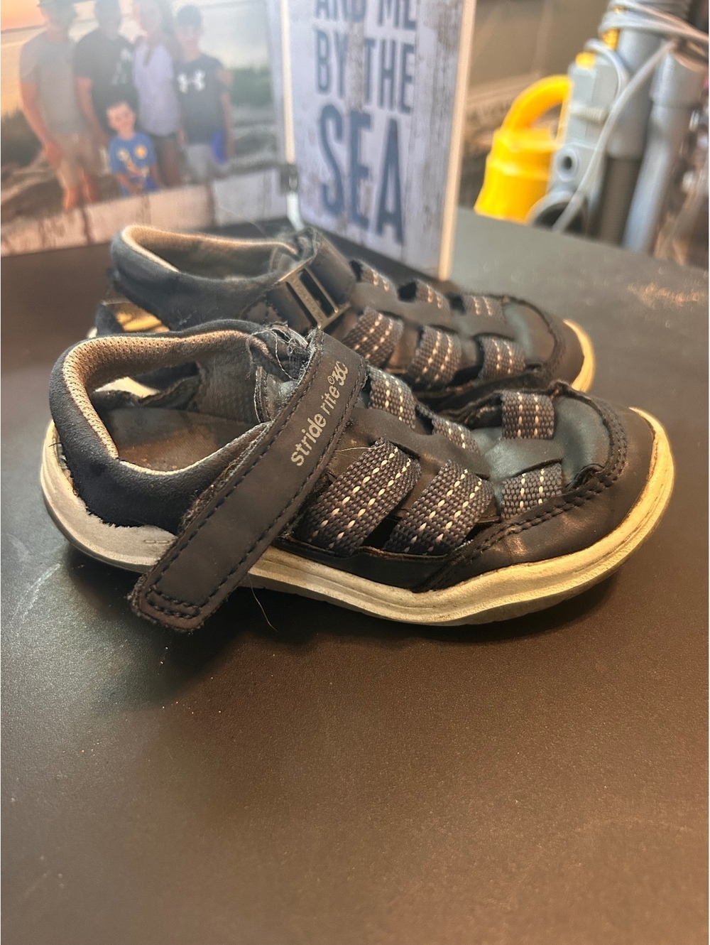 Stride Rite Toddler Black Fisherman Sandals Size 8